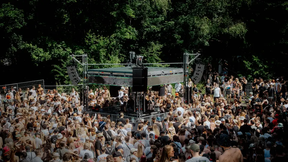 ALYCIA BEZGO F2F DJ GUESTLIST